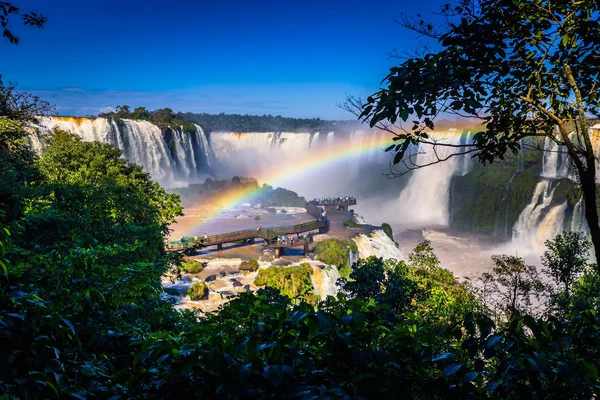 Foz Do Iguazu - 2017. június 23.: Panoráma az Iguazu-vízesés — Stock Fotó