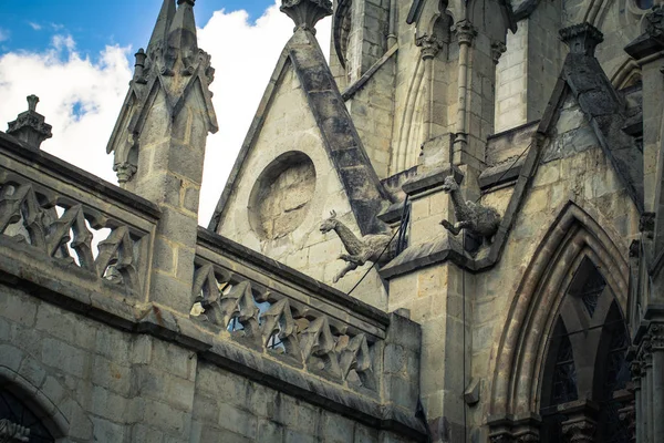 Quito - 17 augusti 2018: Basilica av den nationella omröstningen i Quito, — Stockfoto