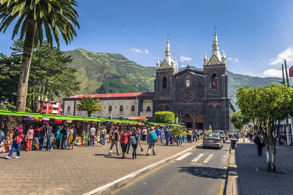 Banos- 20 de agosto de 2018: Iglesia en el centro de Baos, Ecuado —  Fotos de Stock
