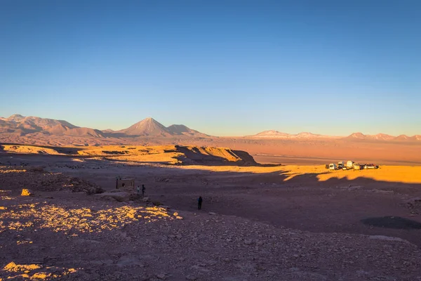 Desierto de Atacama, Chile - Paisaje de los Andes al atardecer en el — Foto de Stock