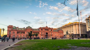 Buenos Aires - 30 Haziran 2017: Casa Rosada Buenos içinde bina
