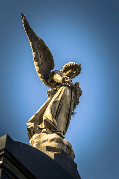 Buenos Aires - 01 de julio de 2017: Estatua religiosa en la Recoleta c — Foto de Stock