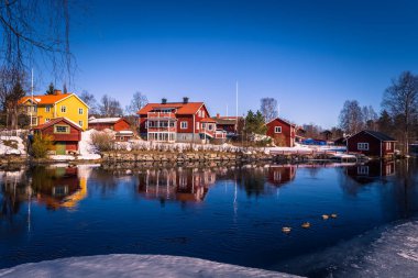 Sundborn - 30 Mart 2018: Panorama pitoresk kasaba Sundborn Dalarna, İsveç'in