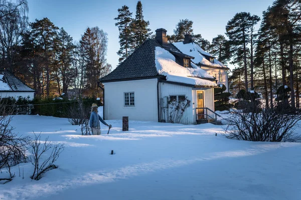 Leksand Marzo 2018 Espantapájaros Una Casa Leksand Dalarna Suecia — Foto de Stock