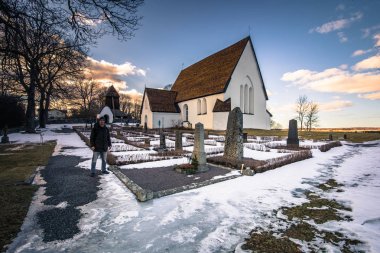 Harkeberga - 29 Mart 2018: Ortaçağ kilise Harkeberga, İsveç