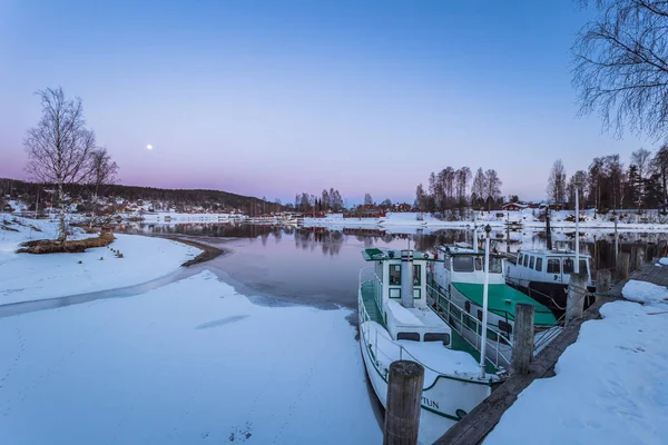 Dalarna Maart 2018 Boten Een Bevroren Harbor Het Platteland Van — Stockfoto