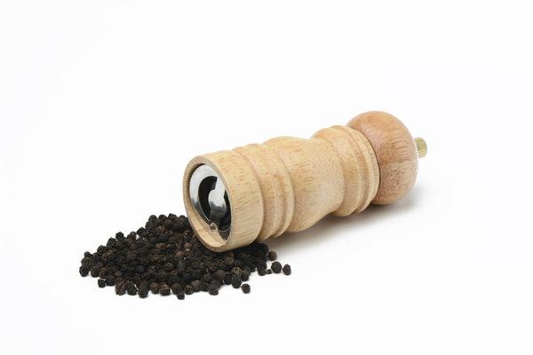 Перечная мельница и черный перец
