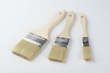 Kahverengi ahşap fırçalar