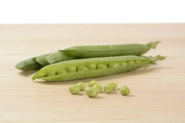 Some raw peas — Stock Photo, Image