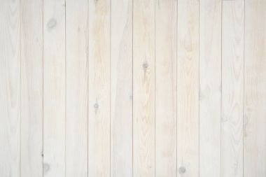 Beyaz boyalı çam panoları