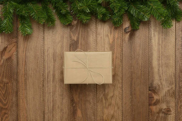 Gift Box Wooden Background Green Garland Top View — Stock Photo, Image