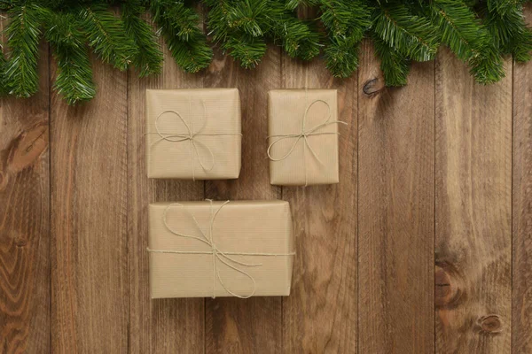 Gift Box Wooden Background Green Garland Top View — Stock Photo, Image