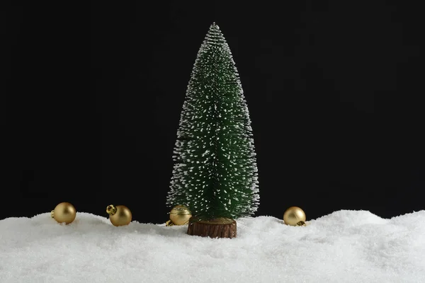 Kis Mesterséges Karácsonyfa Hóban Kártya — Stock Fotó