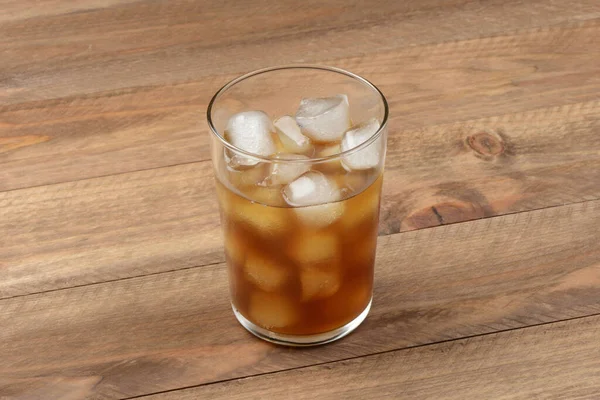 Copa Café Con Hielo Sobre Mesa Madera —  Fotos de Stock