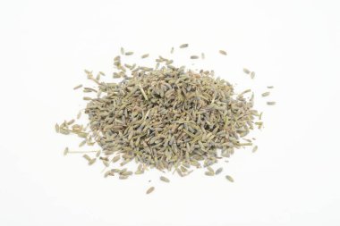 beyaz arkaplanda kuru lavanta