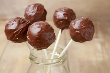 Çikolatalı kek çıkar