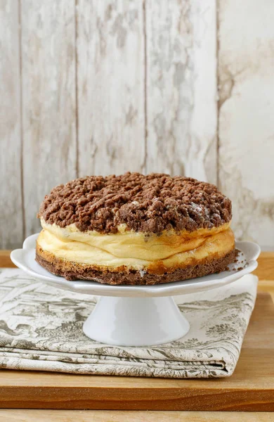 Cheesecake com cobertura de chocolate — Fotografia de Stock