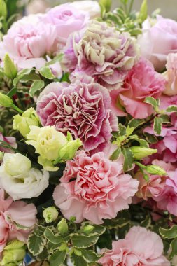 Karanfil, eustoma ve HORTENSIA çiçek çiçek aranjmanı