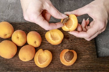 Kayısı reçeli yapmak. Öğretici