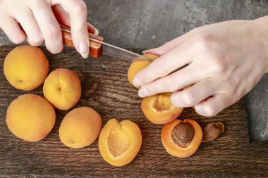 Kayısı reçeli yapmak. Öğretici