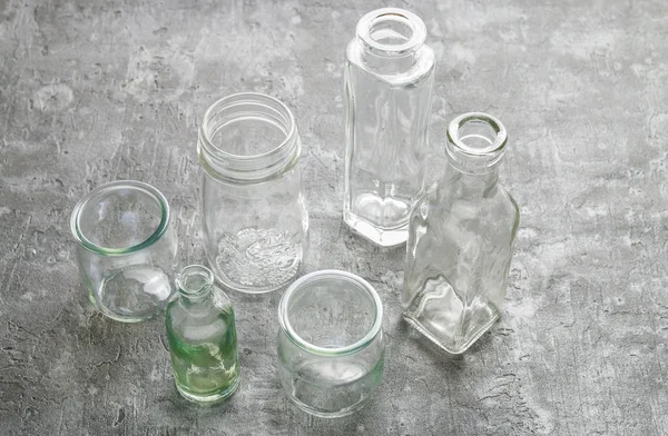 Dantel ve renkli ribbo ile dekore edilmiş cam şişe yapmak nasıl