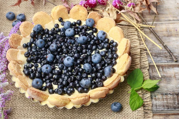 Torte mit Blaubeerfrüchten — Stockfoto