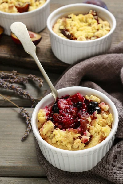 Crumble plum pie — Stock Photo, Image