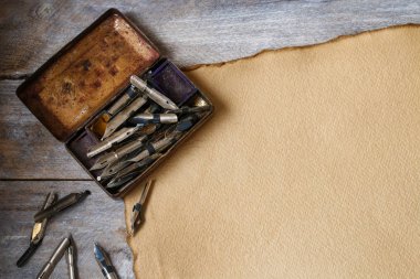 Eski Hazretleri, InkWell ve vintage kağıt