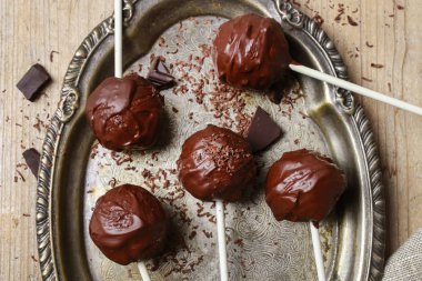 Çikolatalı kek çıkar