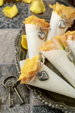 Güllü düğün Konuklar için güzel hediye yapmak nasıl