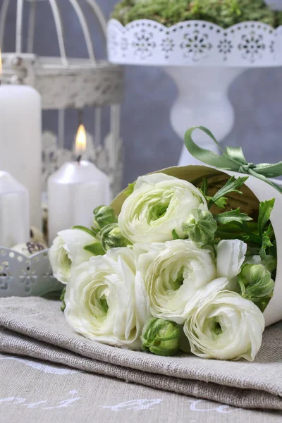 Boeket van witte Boterbloem bloemen — Stockfoto
