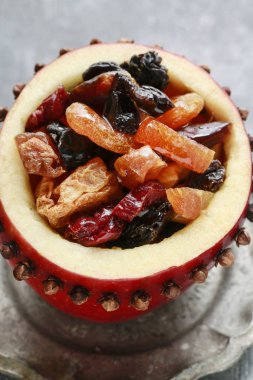 Kuruyemiş bal kırmızı Noel elma dolması