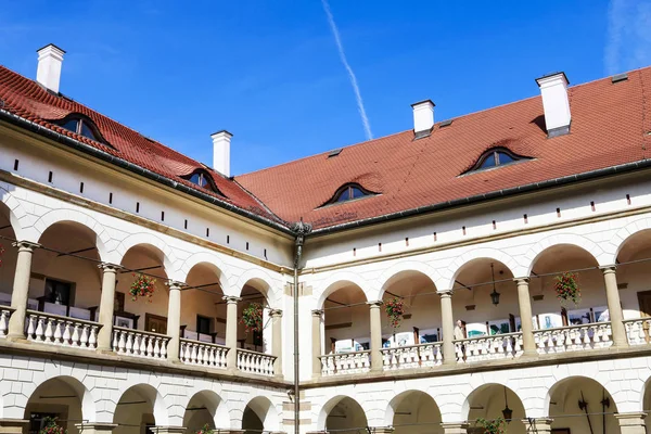 Kungliga slottet i Niepolomice, Polen. — Stockfoto