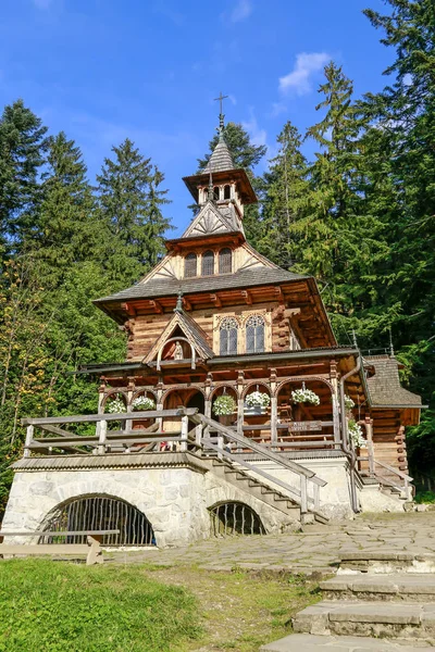 Jaszczurowka, wooden chapel — Stock Photo, Image