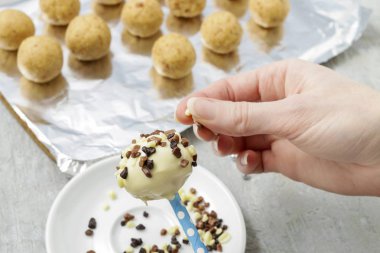 How to make cake pops clipart
