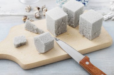 Nasıl pasta pop sahipleri sıradan yumurta sahipleri ve flora ile yapmak