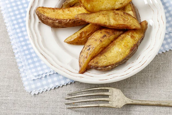 Akşam yemeği için fırında patates