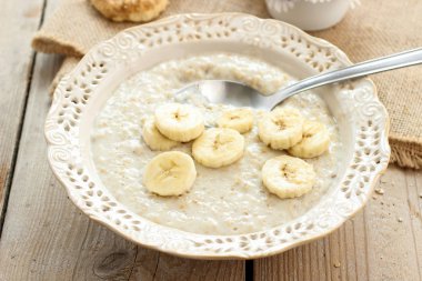 Öğle yemeği için muz çorbası