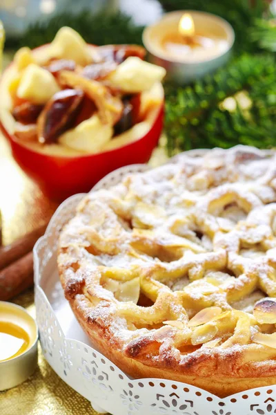 Apple pie on christmas table — Stock Photo, Image