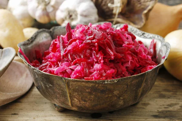 Salada de beterraba e chucrute — Fotografia de Stock