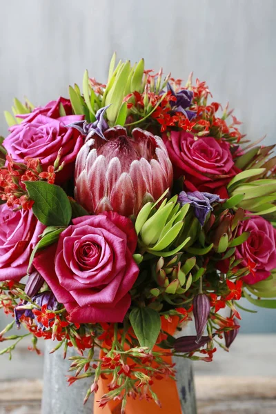 Rose and protea flowers in wedding bouquet. — Stock Photo, Image