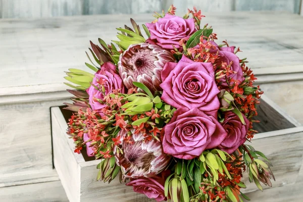 Wedding bouquet with roses — Stock Photo, Image