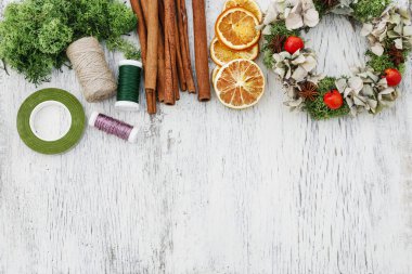 Çiçekçi işyeri: Noel süsleri