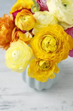 Renkli Düğünçiçeği buket.