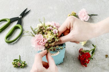 Buket pembe karanfil ve sarı aranjmani Serverdaki yapmak nasıl