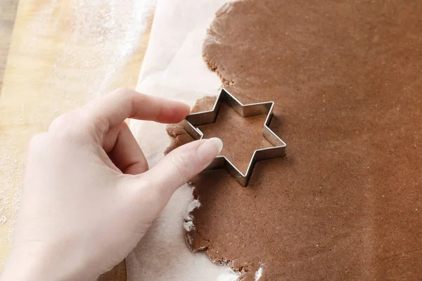 Comment faire du pain d'épice arbre de Noël — Photo