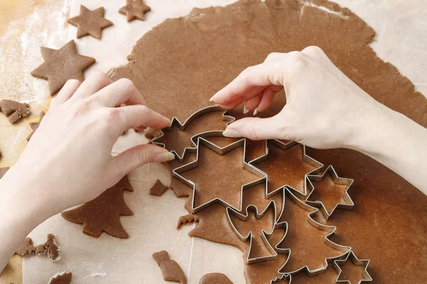 Como fazer gingerbread árvore de Natal — Fotografia de Stock