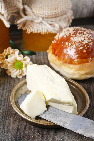 Tasty breakfast: sweet homemade buns — Stock Photo, Image