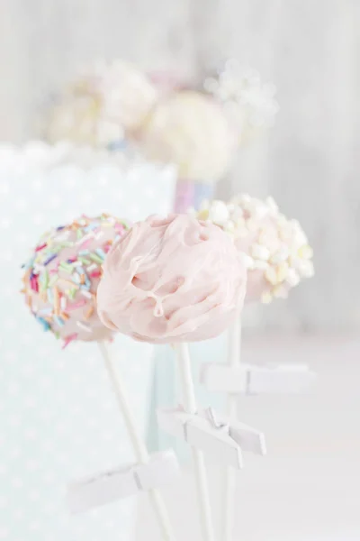 Cake pops v pastelových barvách — Stock fotografie