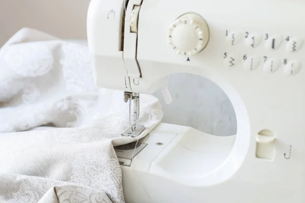 Casa máquina de coser — Foto de Stock